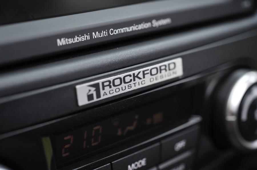  Mitsubishi Shogun Black 2012 года  (UK) (фото 12 из 85)